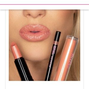 Almay whipped lip gloss shining bare nude new